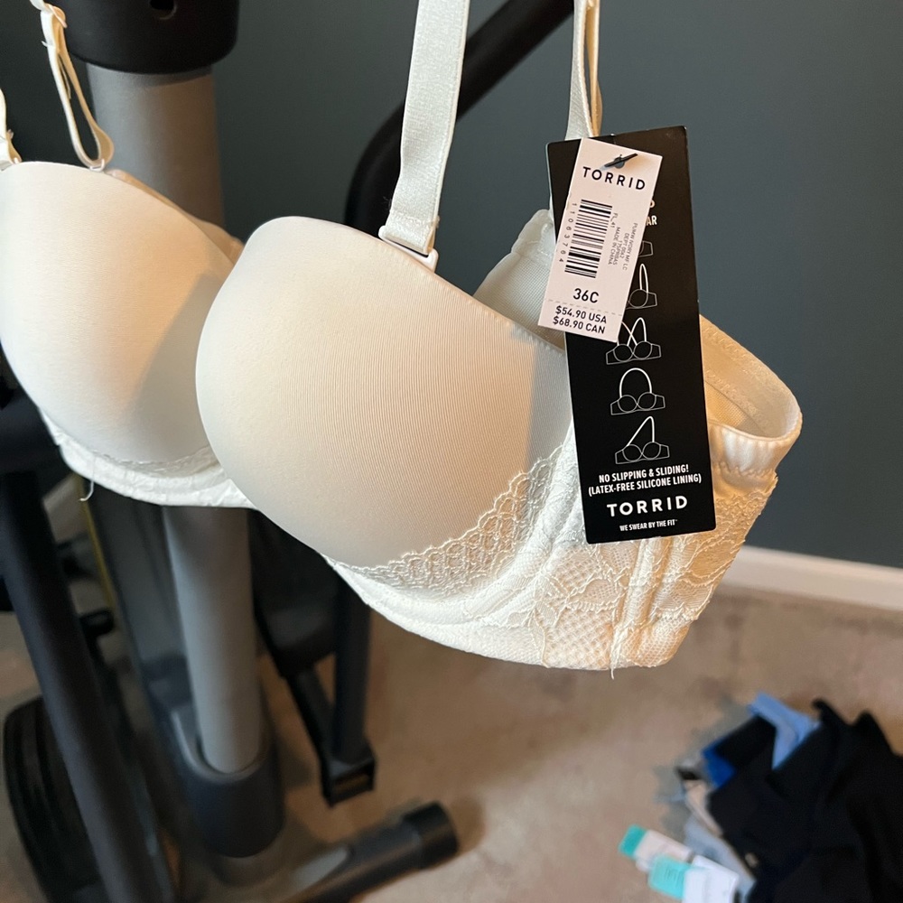 NWT torrid bra 36C
